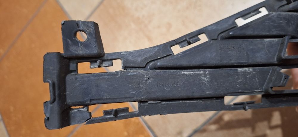Opel Astra K V kratka środkowa zderzaka przód