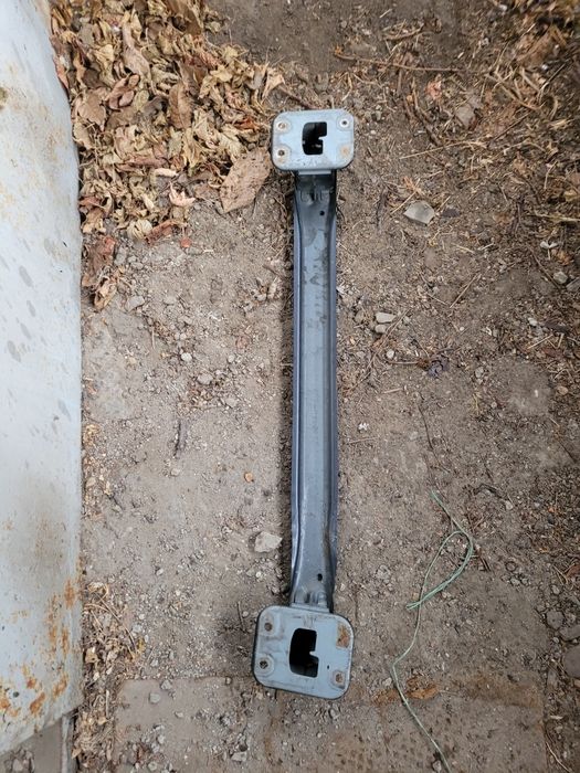 Усилитель бампера