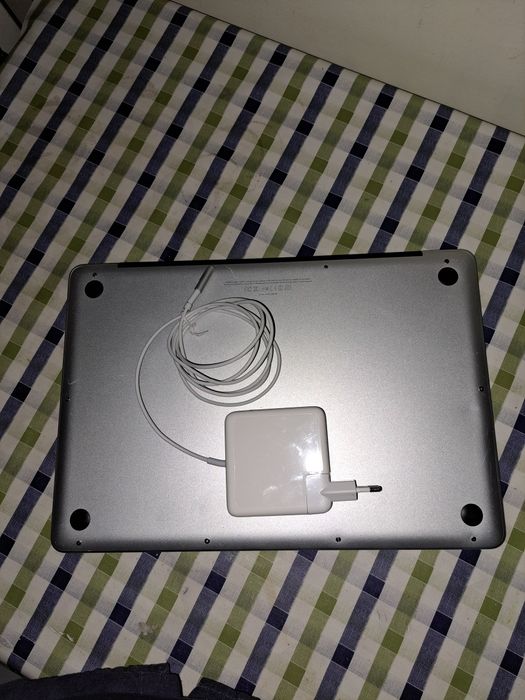 portátil da Apple MacBook pro de 15 .6 polegadas i