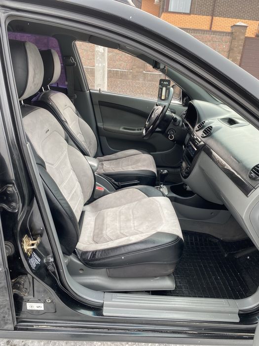 В гарному стані Chevrolet Lacetti  CDX 1.8 бензин/Газ-4 На Автоматі!