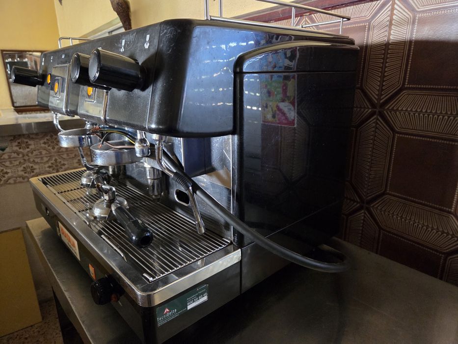 Máquina de Café Profissional Brasilia - 2 Grupos (Exclusive P 2GR) – Excelente Estado