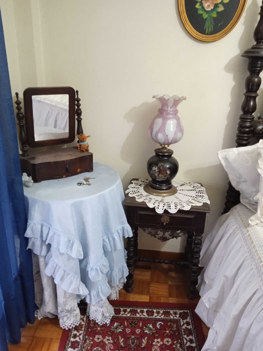 MOVEIS ANTIGOS-madeira de castanho