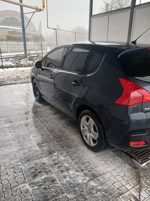 Пежо 3008 в хорошому стані