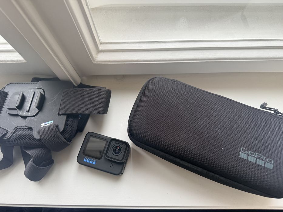 Екшен камера GoPro 10 Black з кейсом і кріплиннями на груди і руки