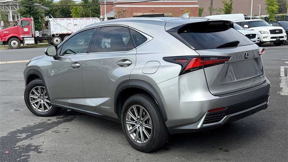 Lexus NX 300h      2020