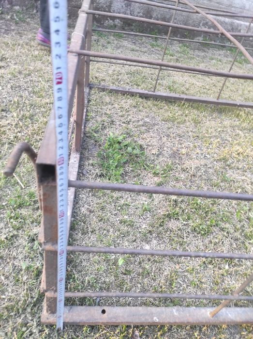 Клетка для перевозки свиней