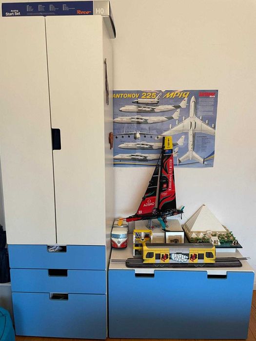 Conjunto de Quarto IKEA STUVA (Roupeiro Alto + Baú de Brinquedos)