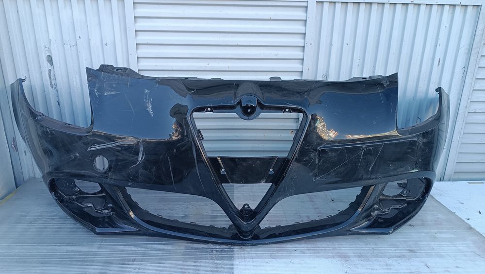 Vendo parachoque de frente Alfa Romeo giulieta ano 2016