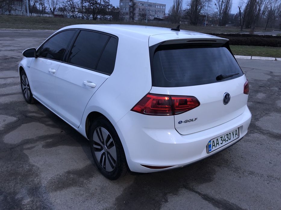 Продам Електромобіль Volkswagen E-golf