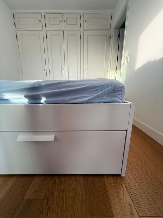 Cama + colechão