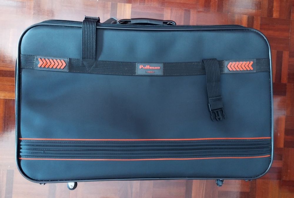 Mala de viagem muito estimada