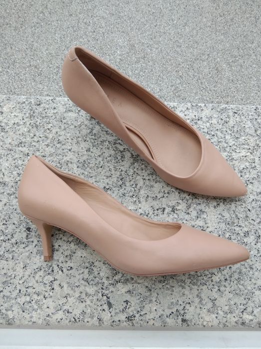Beżowe czółenka skóra 39 Linea kitten heels