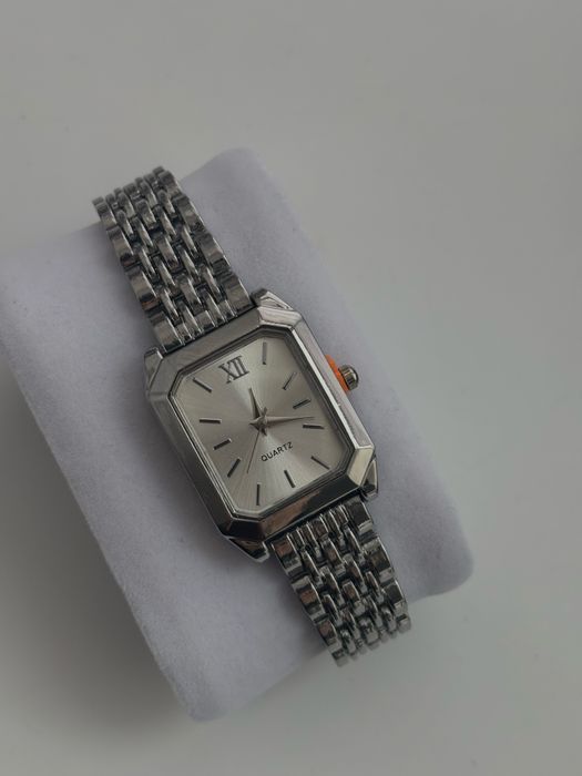 ТЕРМІНОВИЙ ПРОДАЖ Годинник жіночий новий