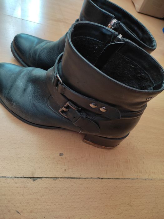 Sprzedam botki przejściowe w rozmiarze 38