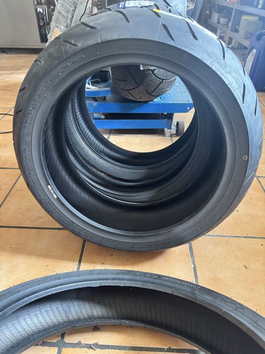 Par de Pneus Moto Dunlop Sportmax Qualifier II (120/70-17 e 200/50-17) – Novos