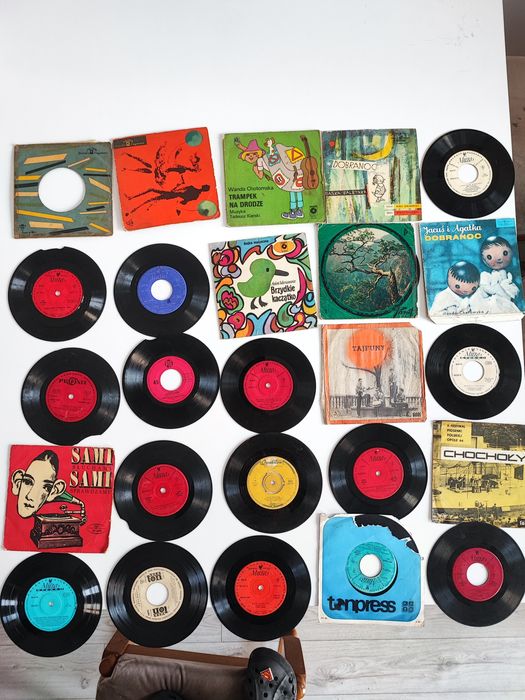 Zestaw małych płyt winylowych