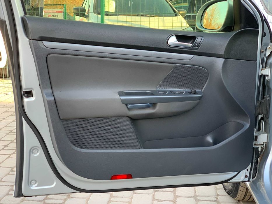 Volkswagen Golf 2007 автомат