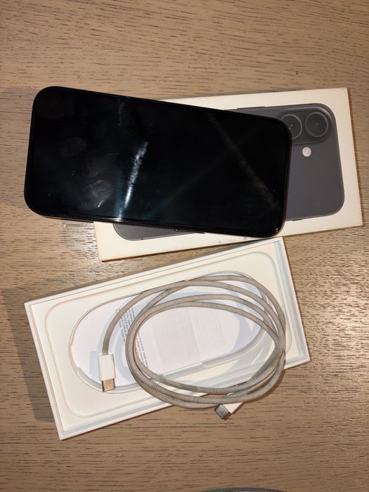 Sprzedam IPhone 16