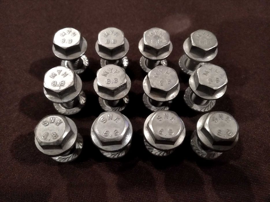 Parafusos e porcas sextavados flangeados / serrilhados 8.8 / 8