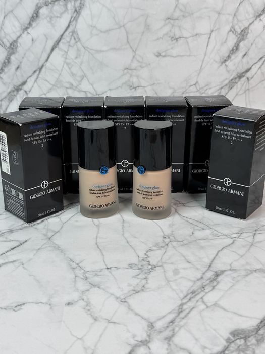 Тональний крем зволожуючий Armani Designer Glow 2