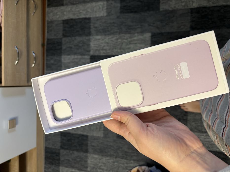 Чохол на айфон 15