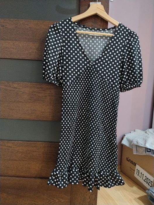 Dziewczęca letnia sukienka w kropki