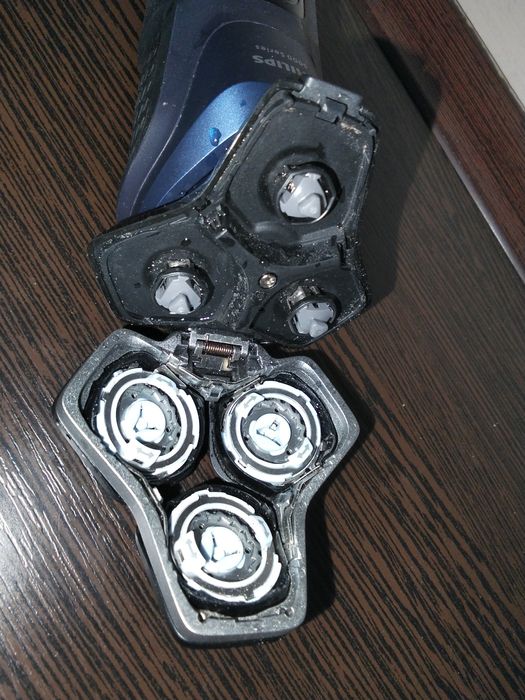 Електробритва Philips