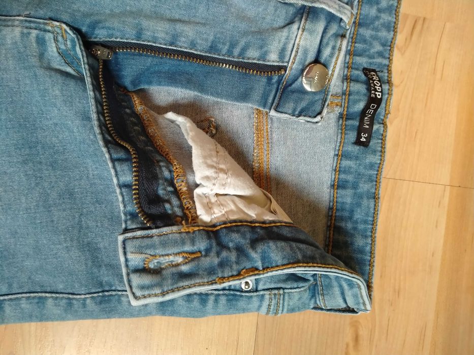 Jeansy jasnoniebieskie wysoki stan CROPP (XS/34)