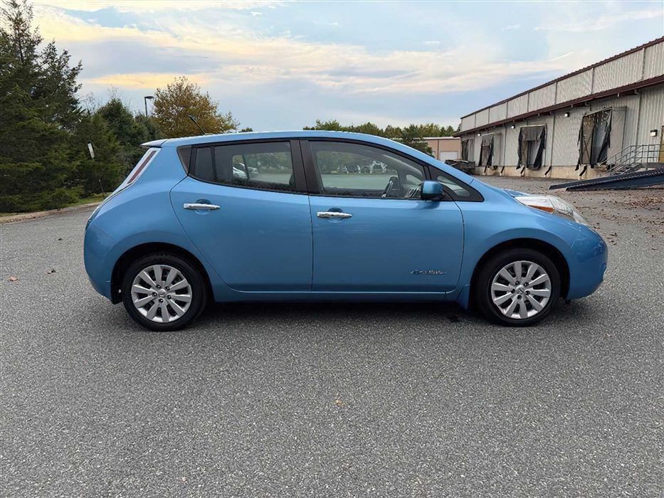 Nissan LEAF S      2014