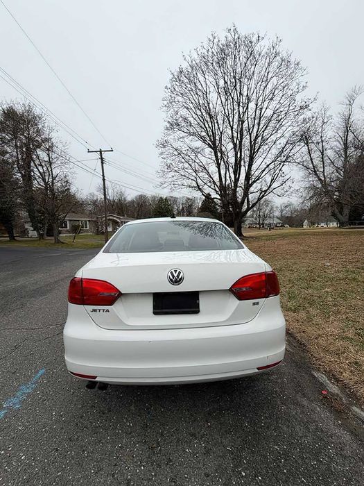 Volkswagen Jetta      2014