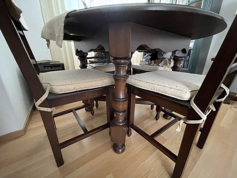 Conjunto Mesa Madeira Extensivel + 4 Cadeiras