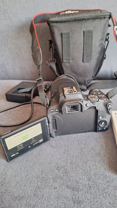 Canon EOS 200D lustrzanka, stan bdb