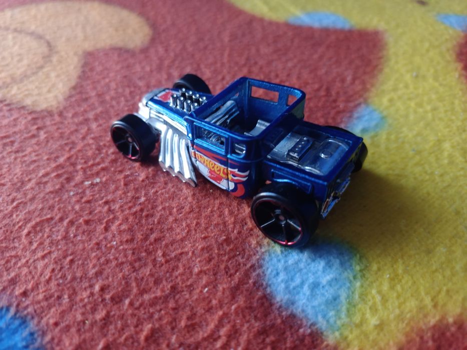 Samochodzik Hot Wheels