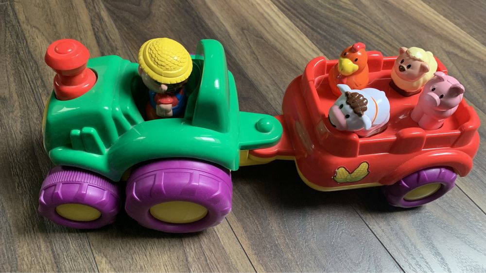 Traktor farmera ze zwierzątkami
