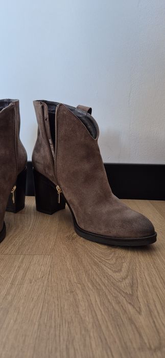 Botki zamszowe KARINO r.39