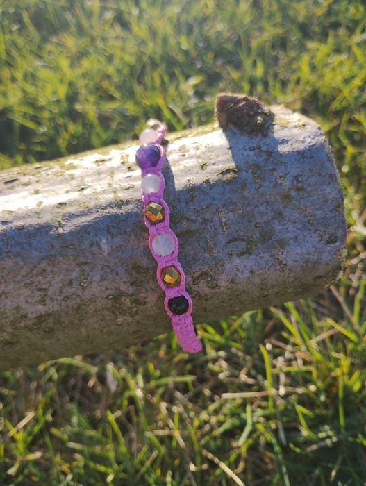 Damska bransoletka pleciona z kamieniami naturalnymi