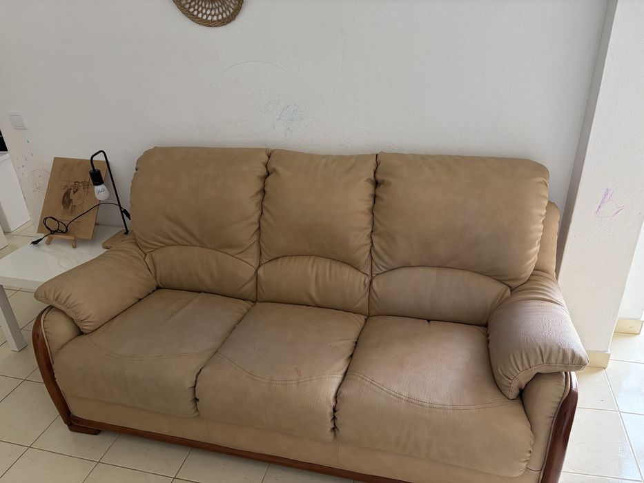 Poltrona e Sofá de três lugares