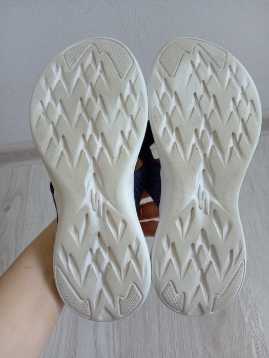 Japonki Skechers On-The-Go r.37