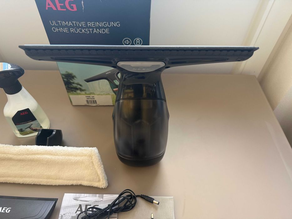 Віконний пилосос AEG/Акумуляторний пилосос для вікон AEG (Німеччина)