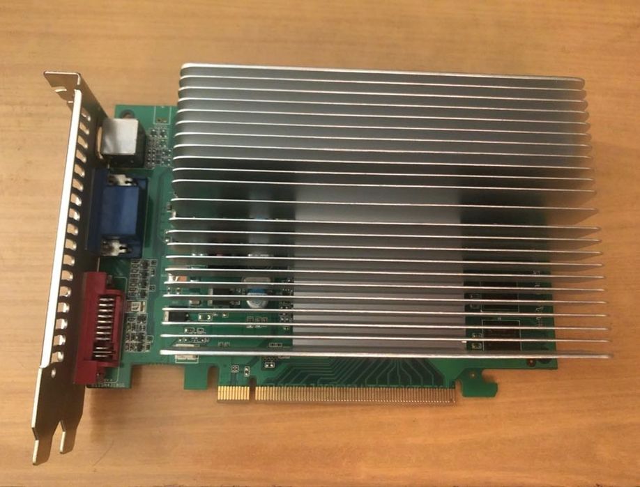 NVIDIA GeForce 8500 GT ddr 2, 512 gb