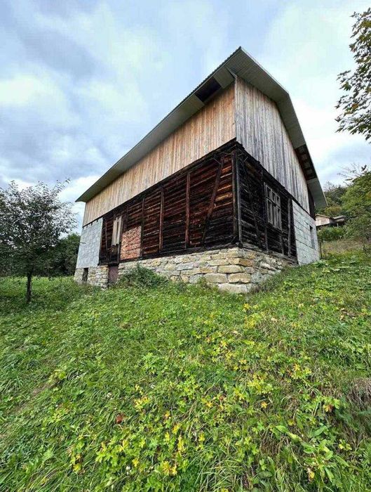 Продається незавершений будинок із земельною ділянкою 25 соток