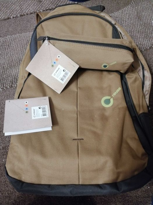 Mochila/Pasta castanha marca Ambar