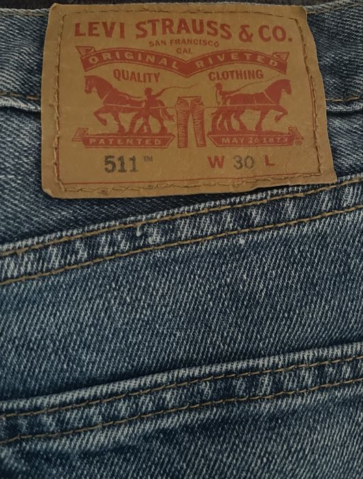 Продаються чоловічі оригінальні джинсові шорти Levis
