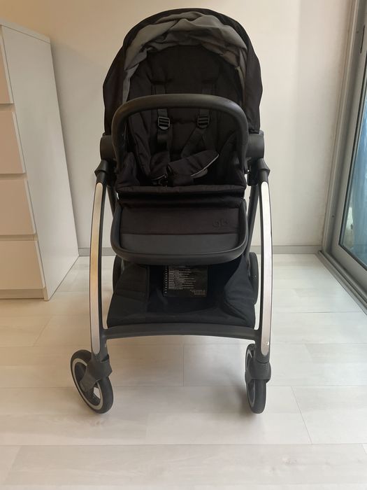 Carrinho de bebe GB + ovo + base para automóvel