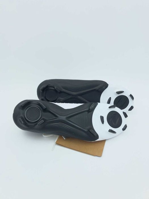 Nike Phantom GX II Academy FG/MG EU 41: Komfort i trwałość na boisku
