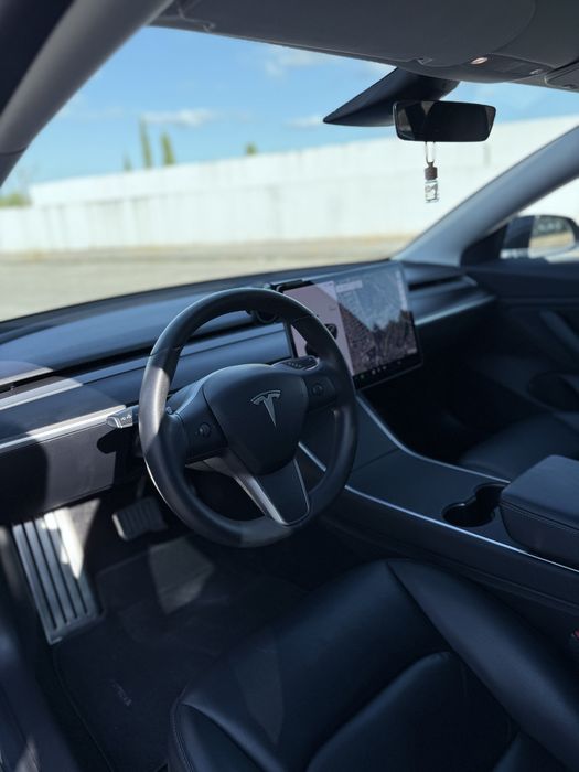 Tesla model 3 standard range plus