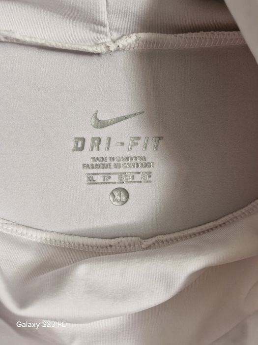 Golfik damski cieniutki Nike rozmiar XL stan idealny