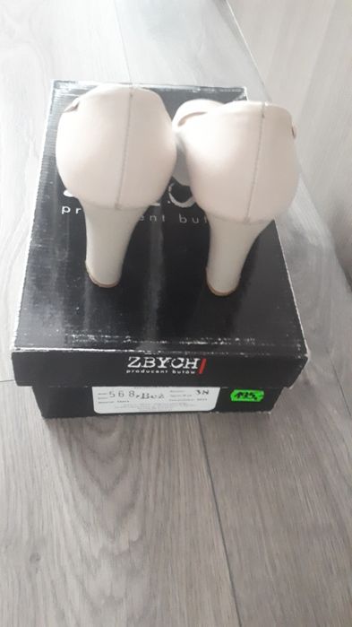 Półbuty skórzane na obcasie