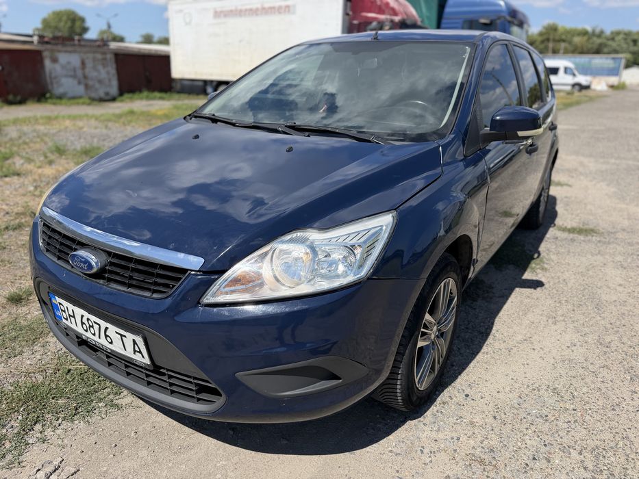 Продам Ford Focus 1.8  2010г
