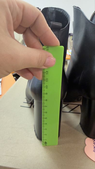 Черные кожанные ботильены